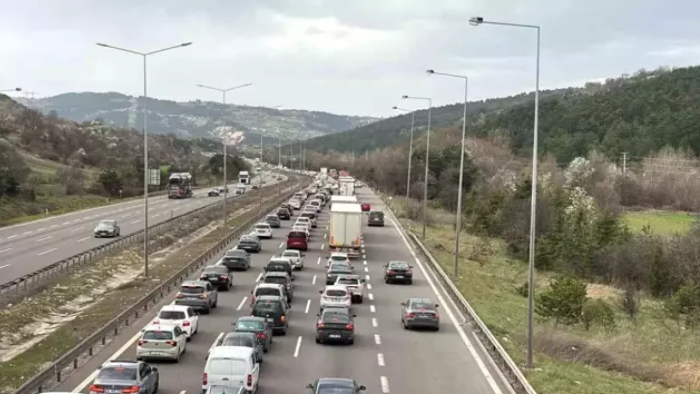 Bolu'da Dönüş Trafiği Felç Oldu